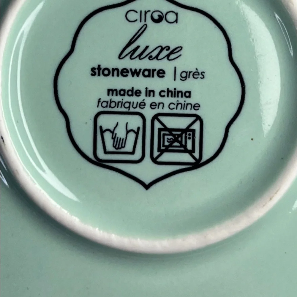 Ciroa Luxe Stoneware Star Candy‎ Nut Dish with Gold Trim Ceramic Pale Green